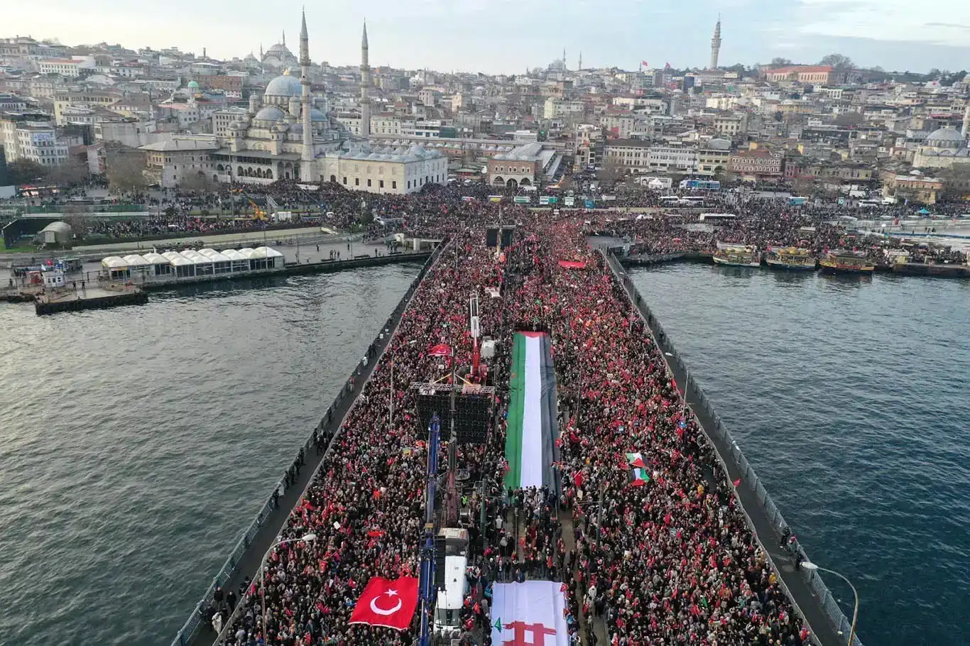 Gazze yürüyüşü nedeniyle yollar trafiğe kapatıldı