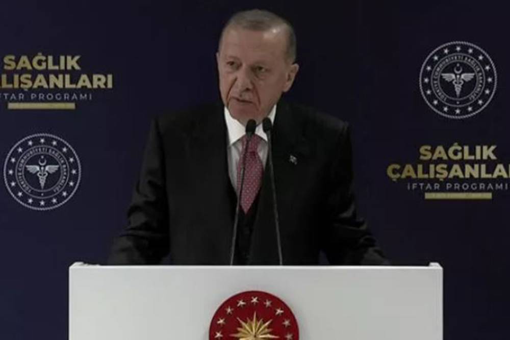 Cumhurbaşkanı Erdoğan, sağlık çalışanları ile iftar programında konuştu: 42 bin sağlık personelimizin atamasını yapıyoruz