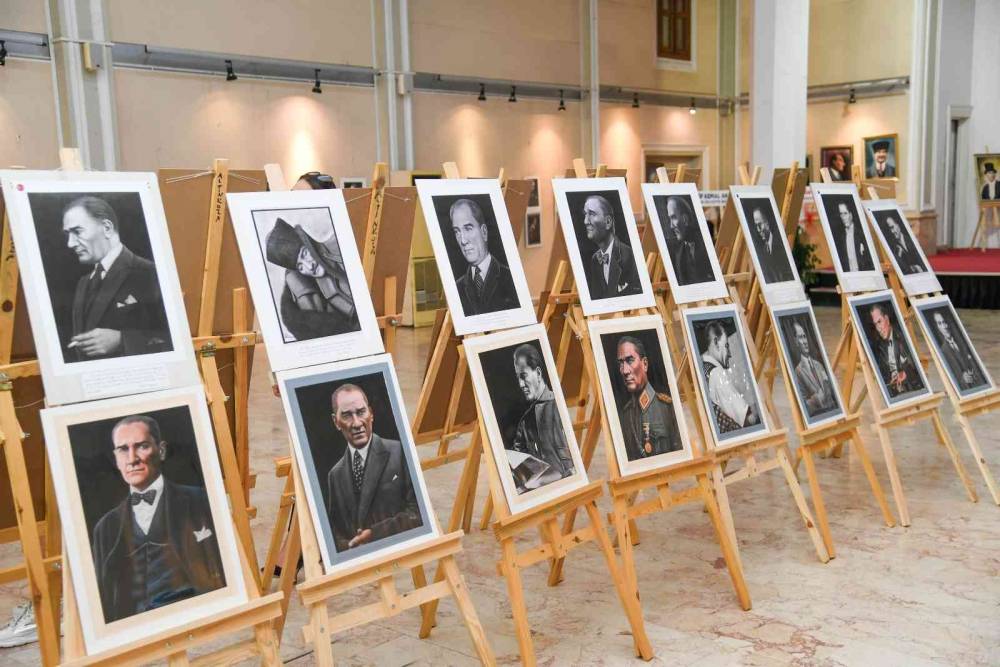 184 Atatürk portresi 75. Yıl Sanat Galerisi’nde sergileniyor
