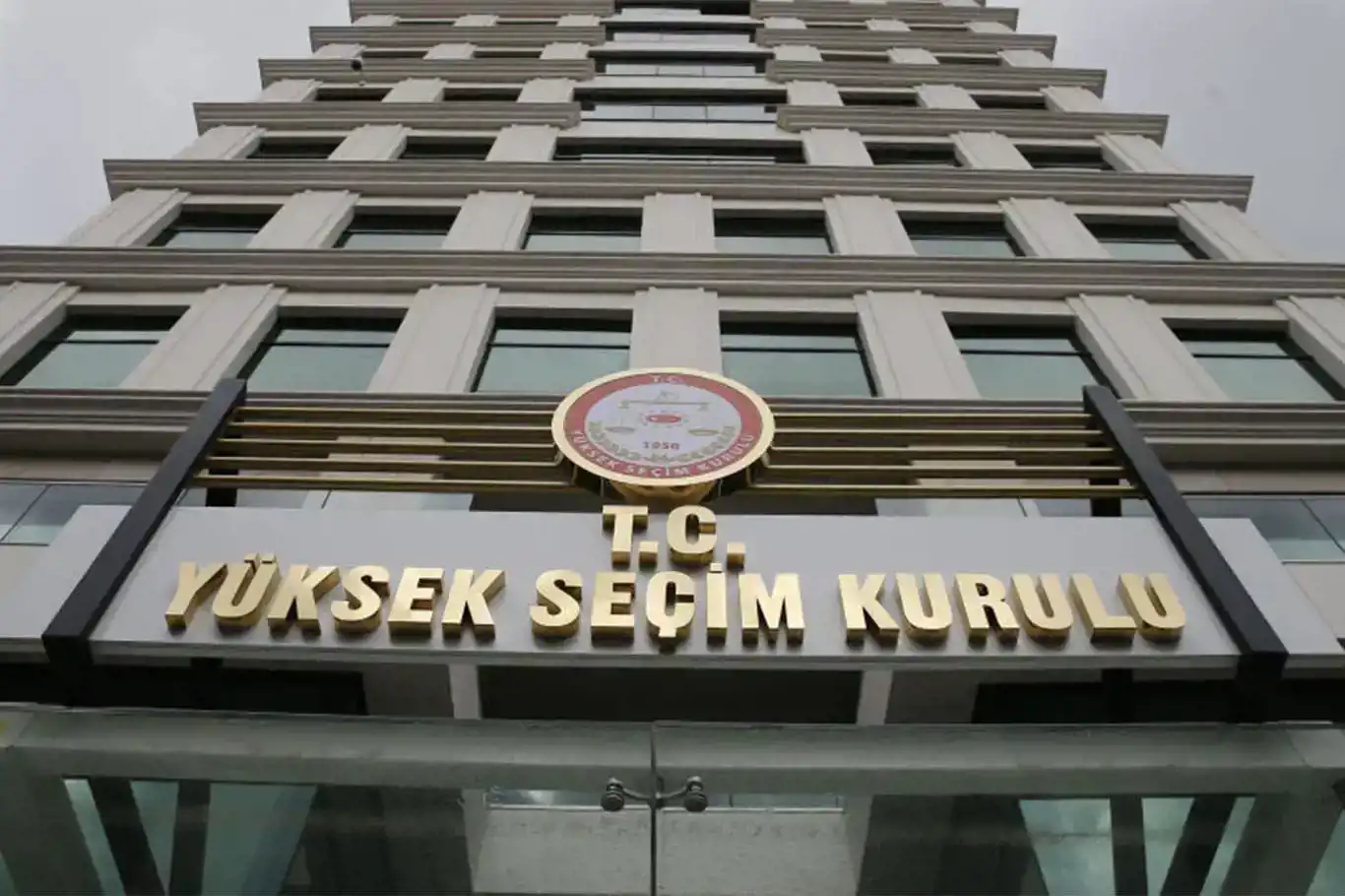 Yurt dışında 1 milyon 750 bin seçmen oy kullandı