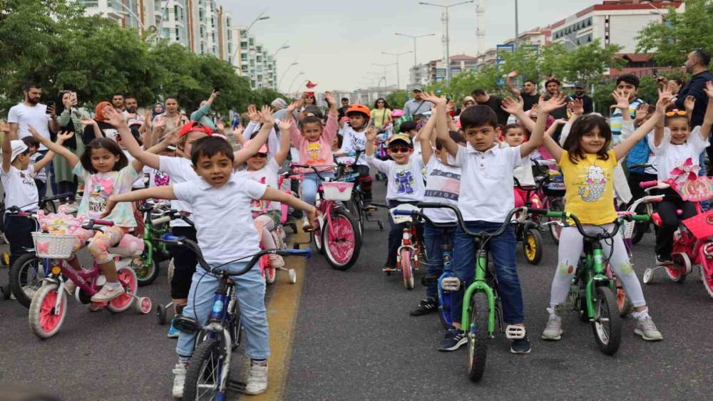 Diyarbakır’da 280 çocuk sağlık için pedal çevirdi (Videolu)