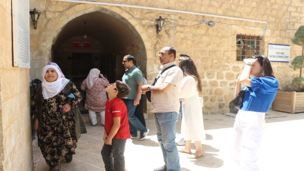 Mardin’de Kurban Bayramı öncesi türbe ziyaretinde yoğunluk