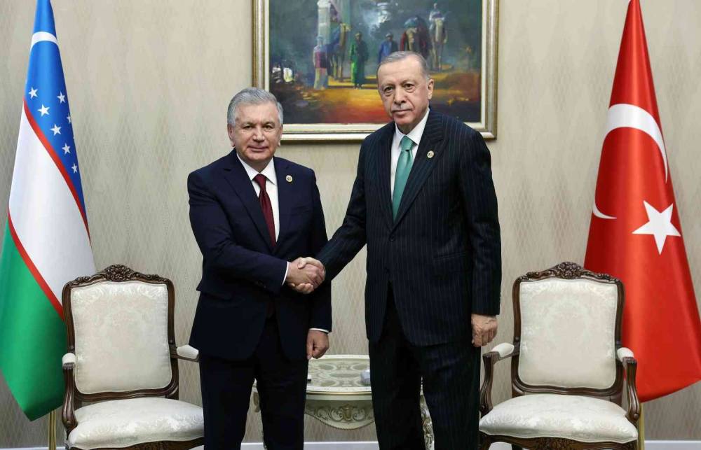 Cumhurbaşkanı Erdoğan, Özbekistanlı mevkidaşı Mirziyoyev ile görüştü
