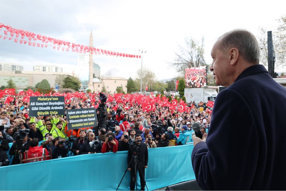 Cumhurbaşkanı Erdoğan: Amacımız 650 bin yeni konut ve köy evi yaparak şehirlerimizi normale döndürmek