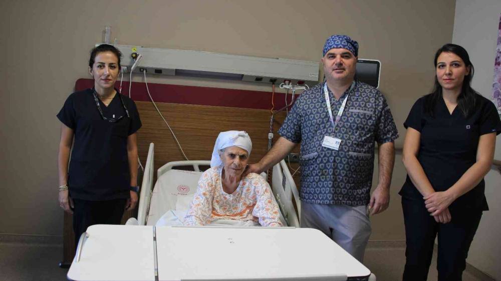 70 yaşındaki hasta akım yönlendirici stent ile sağlığına kavuştu
