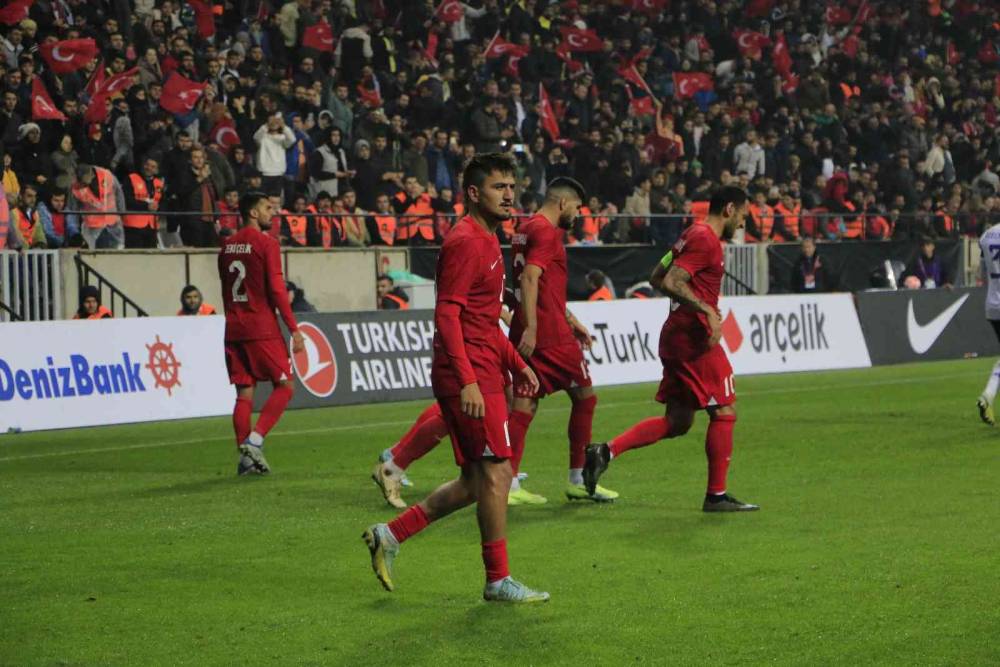 Hazırlık maçı: Türkiye: 2 - İskoçya: 1 (Maç sonucu)
