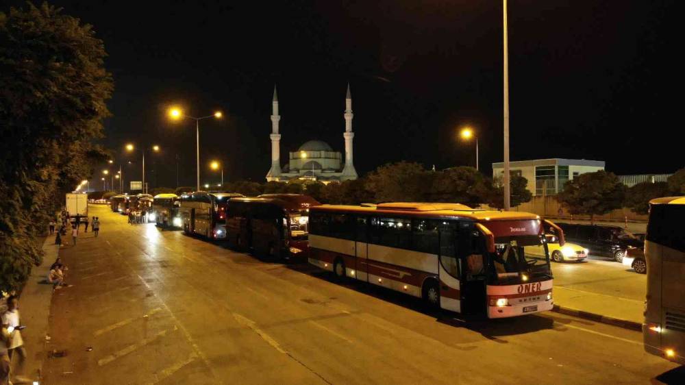 Türkiye’de alışveriş sonrası dönüşe geçen Bulgarlar gümrükte yoğunluk oluşturdu