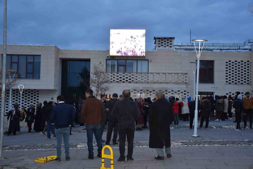 Havanın bulutlu olmasından dolayı Işık Hadisesi gerçekleşmedi
