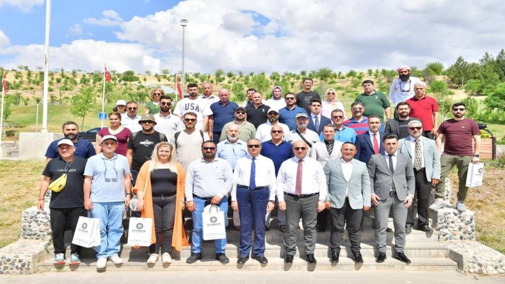 Turist rehberleri Diyarbakır’ın tarihi yerlerini gezdi