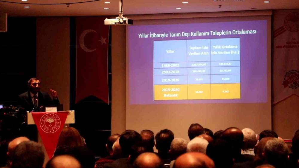 Siirtli üreticilere tarımda tasarruflu su kullanımı anlatıldı
