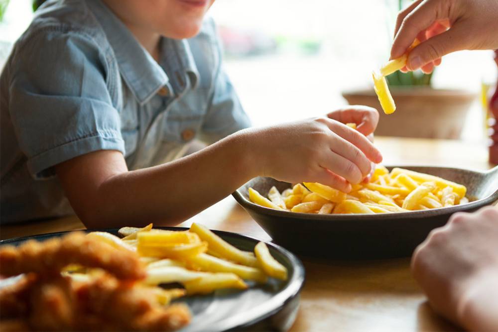 Çocuklarda sağlıksız beslenme ve hareketsiz yaşam obeziteyi tetikliyor