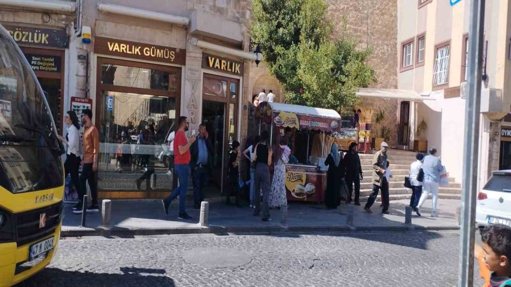 Mardin’de çarşı esnafı bayram hareketliliğinden memnun