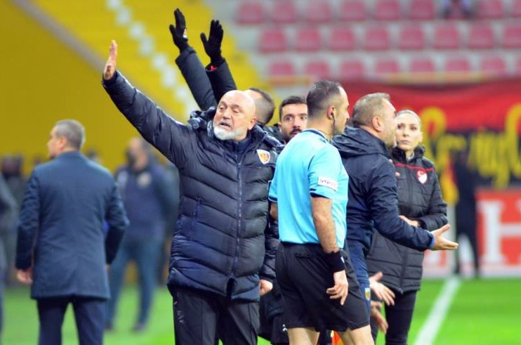 Kayserispor Teknik Direktörü Karaman cezalı