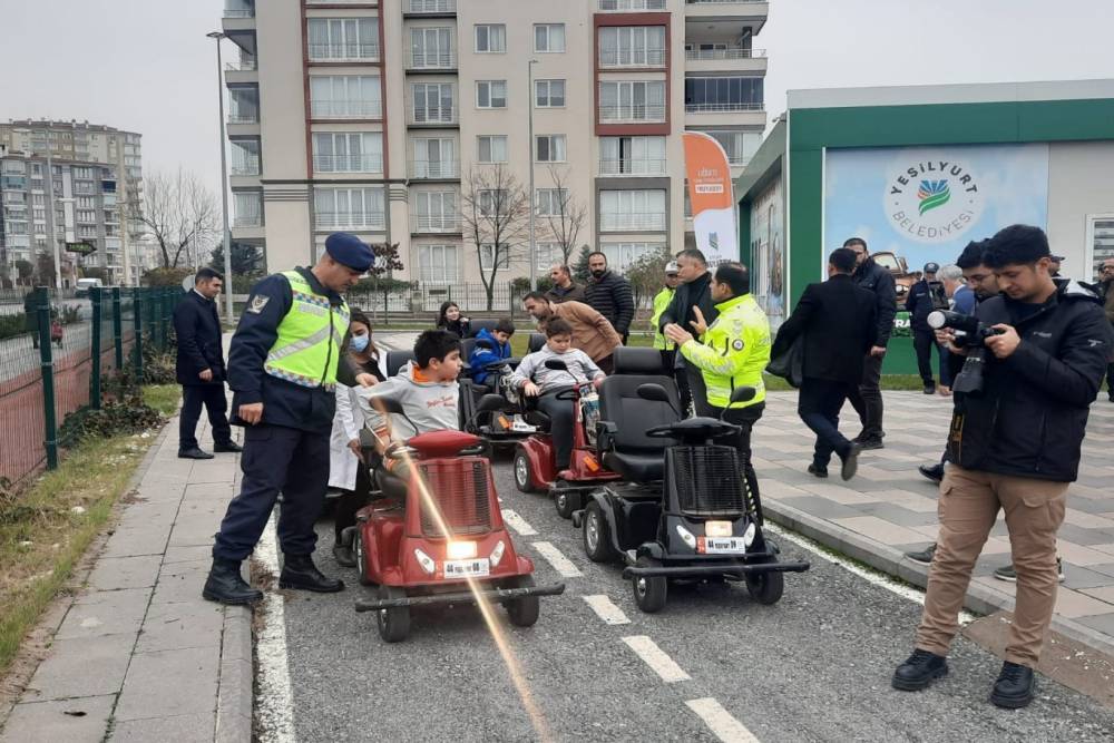 Malatya’da öğrencilere uygulamalı trafik eğitimi verildi