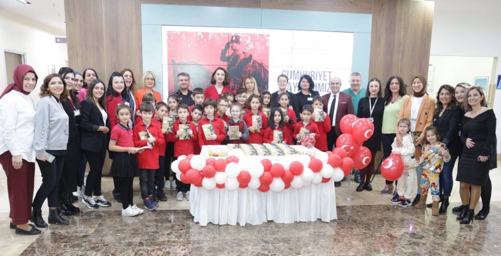 “Çocukların Gözünden Cumhuriyet” resim sergisi açıldı
