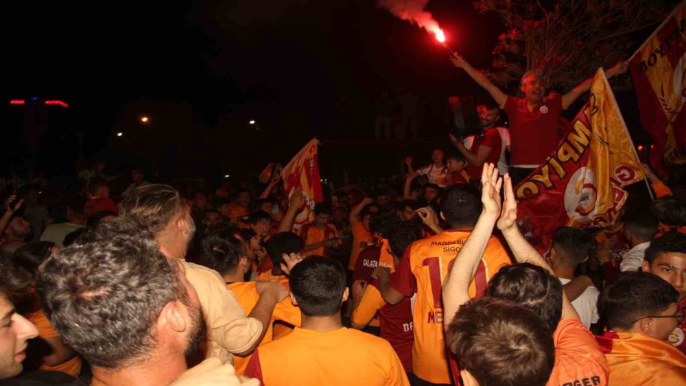 Galatasaray’ın şampiyonluğu Şanlıurfalıları sokağa döktü