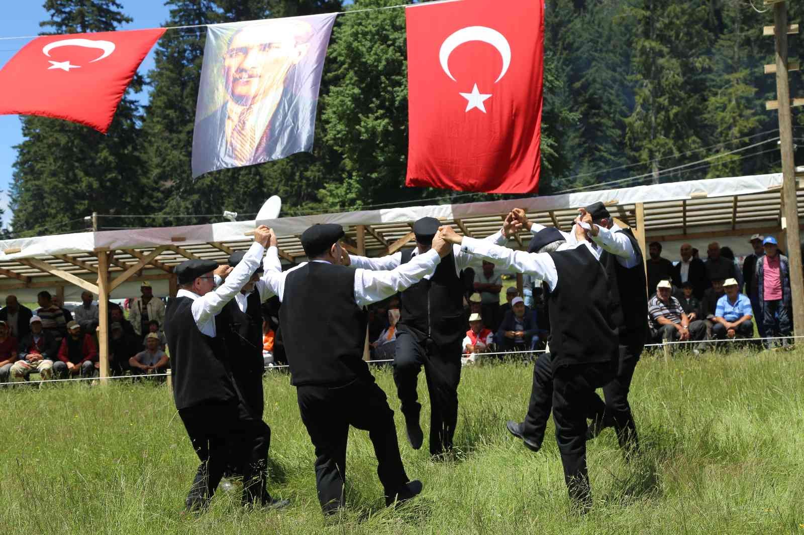 32. Çuruspil Yayla Şenlikleri renkli görüntülere sahne oldu