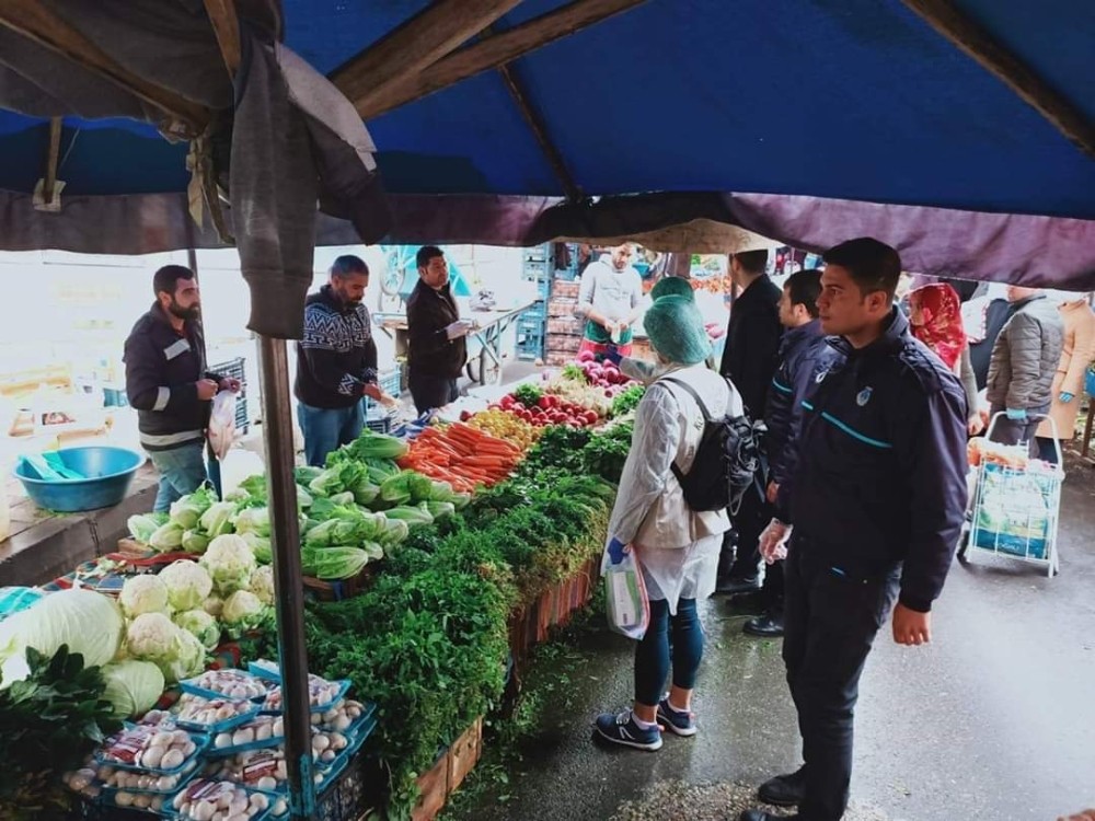 Bağlar Belediyesi fırınları denetleyip açıkta satılan ekmekleri topladı