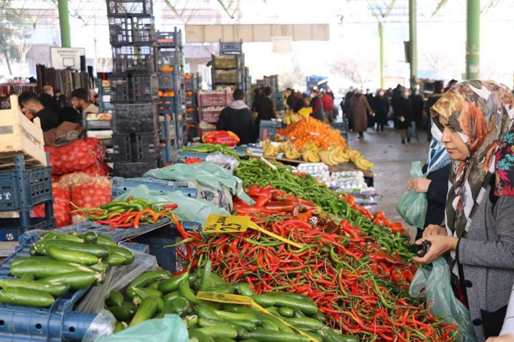 Bağlar'da KPSS nedeniyle iki semt pazarının yeri değiştirildi