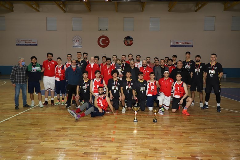 Basketbol’da kupalar sahibini buldu