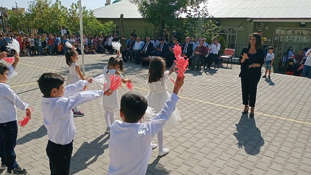 Dicle ilçesinde İlköğretim Haftası coşkuyla kutlandı