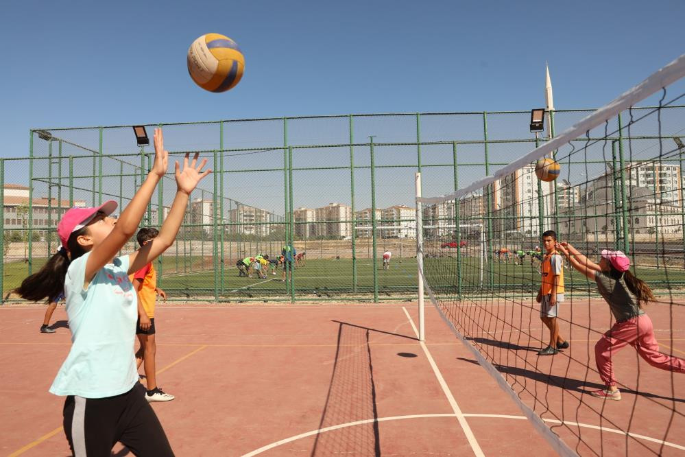 Diyarbakır'da 23 bin 400 öğrenci hem spor yaptı hem eğlendi