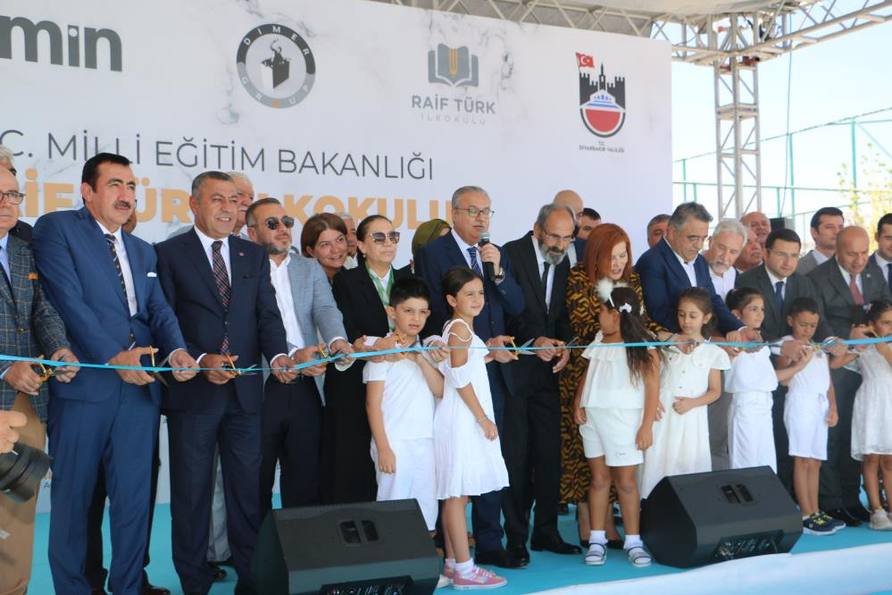 Diyarbakır’da 35 derslik Raif Türk İlkokulu eğitime açıldı