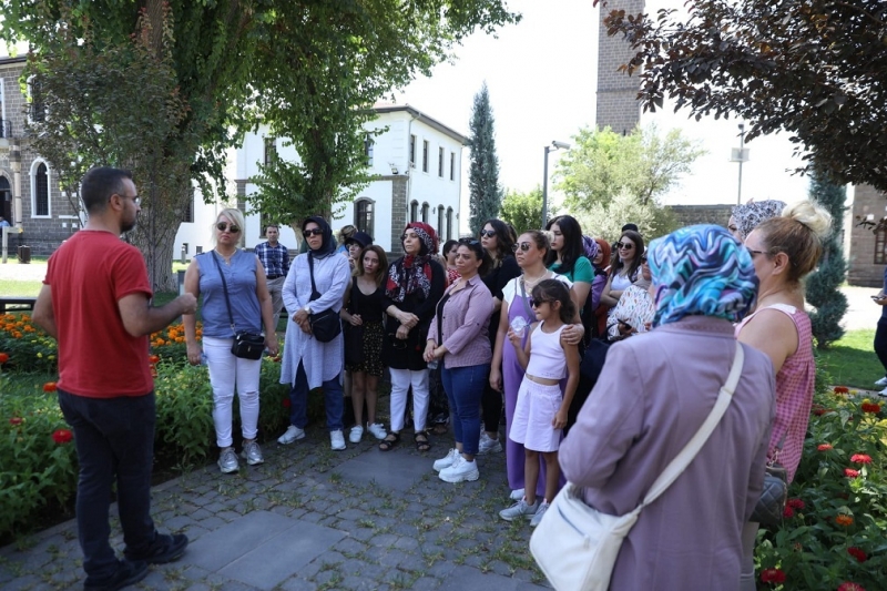 Diyarbakır’da ‘Kentini Tanı Kendini Tanıt’ projesi devam ediyor