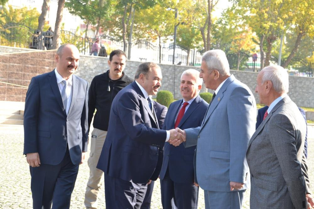 Eski Orman ve Su İşleri Bakan Eroğlu: Hasankeyf Türkiye’nin en muhteşem ilçesi (Videolu)