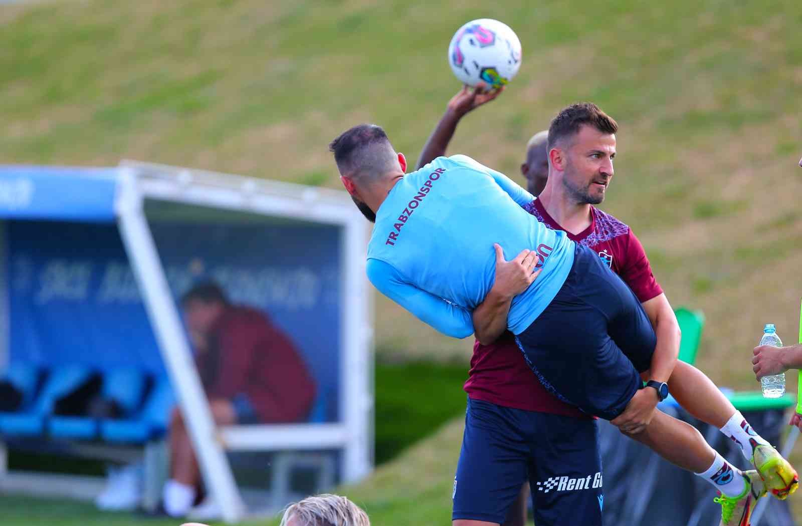 Trabzonspor’da Manolis Siopis, kampın neşesi oldu