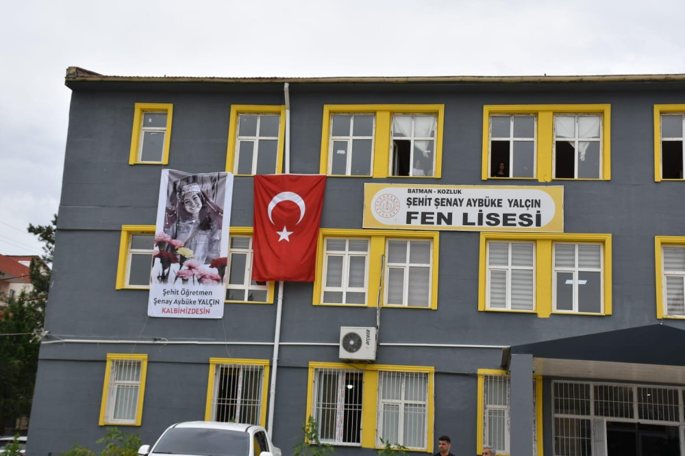 Kozluk'ta Fen lisesi kazanan öğrencilere Burs desteği