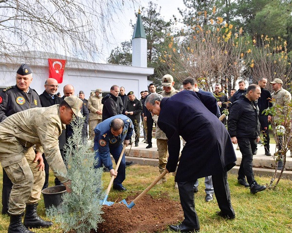 Vali Su, Çelik Kanatlar Camisi’nin açılışını yaptı