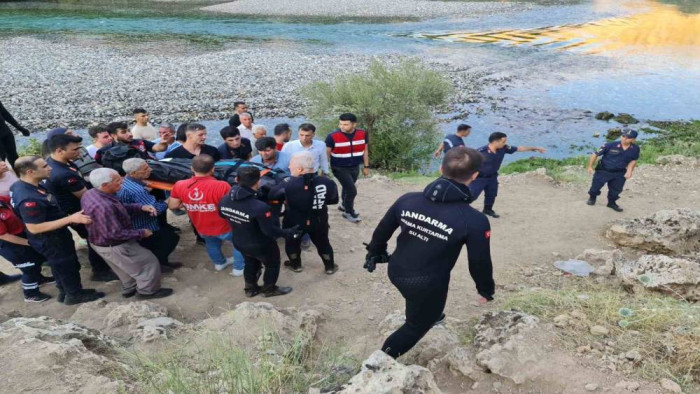 Srinlemek suya giren gencin cansız bedenine ulaşıldı