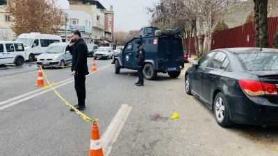 Diyarbakır'da cadde ortasında silahlı saldırı:1 Ölü