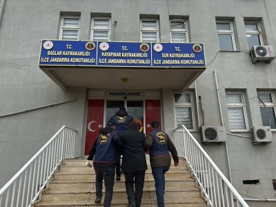 Diyarbakır'da JASAT ekipleri 3 kişiyi yakaladı