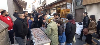 Diyarbakır'da Saf Bakır Bileziklere Yoğun İlgi