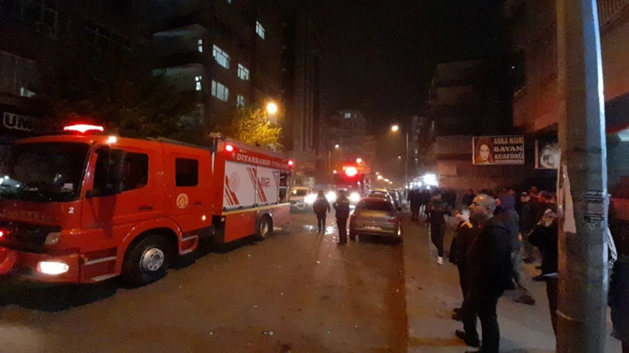 Diyarbakır'da Yangın: 4 Kişi Dumandan Zehirlendi