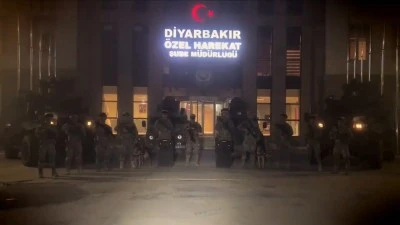 Diyarbakır Özel Harekat Şube Müdürlüğü Tatbikatı Göz Kamaştırdı