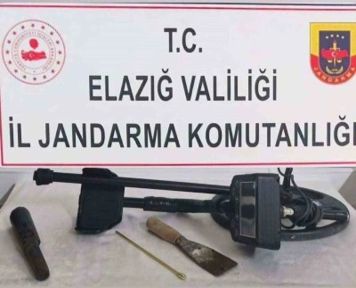 Elazığ’da kaçak kazı yapan 2 şüpheli yakalandı