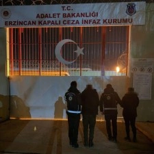 Erzincan’da göçmen kaçakçılığı suçundan 2 kişi tutuklandı