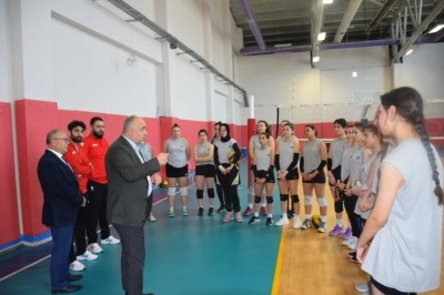 Gençlik Spor Kulübü voleybol takımı çalışmalarını sürdürüyor