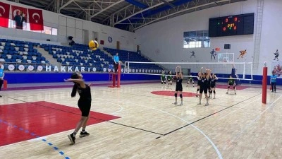 Hakkarili kadınlar voleybolda buluşuyor