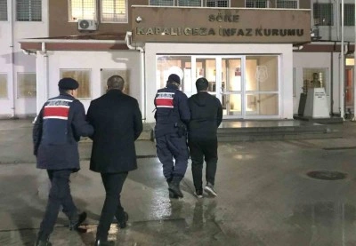 Jandarmanın 3 aylık takibi sonunda 2 göçmen kaçakçısı yakalandı