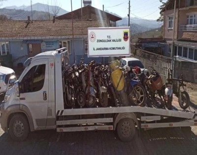 Jandarmanın operasyonunda şasi numarası kazınmış 14 motosiklet ele geçirildi