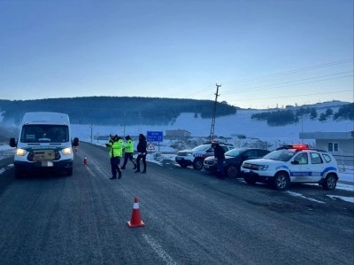 Kars’ta jandarma, şok yol uygulamalarını sürdürüyor