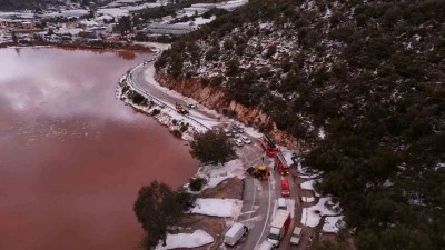 Körfez çamur rengine döndü, dolu yağışı seralara zarar verdi