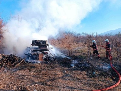 Malatya’da konteyner ve örtü yangını