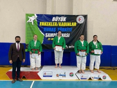 Manisalı sporcular, Büyükler Kuraş Türkiye Şampiyonası’nda madalya kazandı