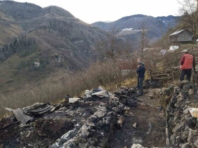 Ordu’da yangında ahşap ev küle döndü