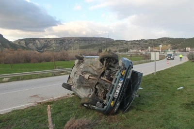 Otomobil takla attı: 3 yaralı